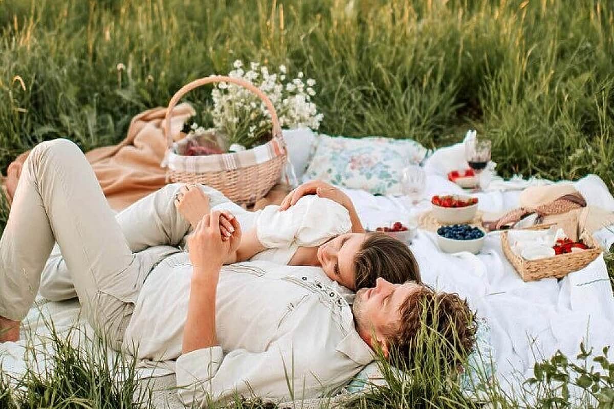 Couples Therapy Weekend Retreat Near Me: Unplug and Focus on Your Relationship at a Local Retreat.