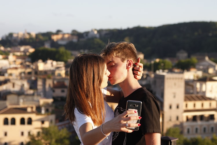 Posting Couples Kissing on Instagram: Does Instagram Approve of Seeing Couples Kiss Content?