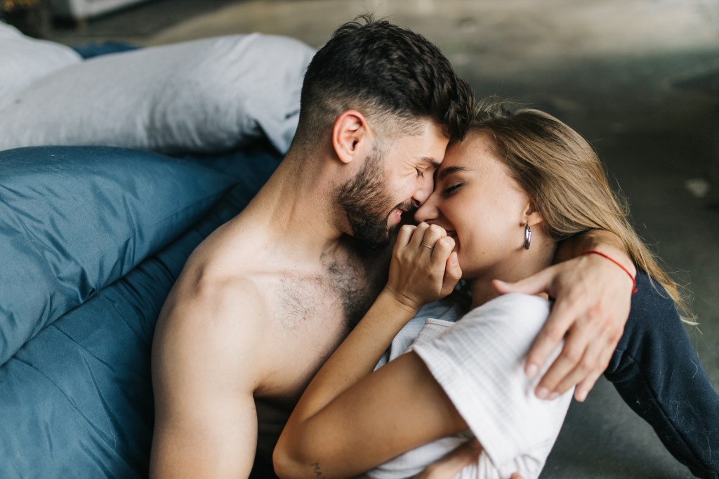 How to improve your relationship? 6-second kiss 20 second hug can help so much!