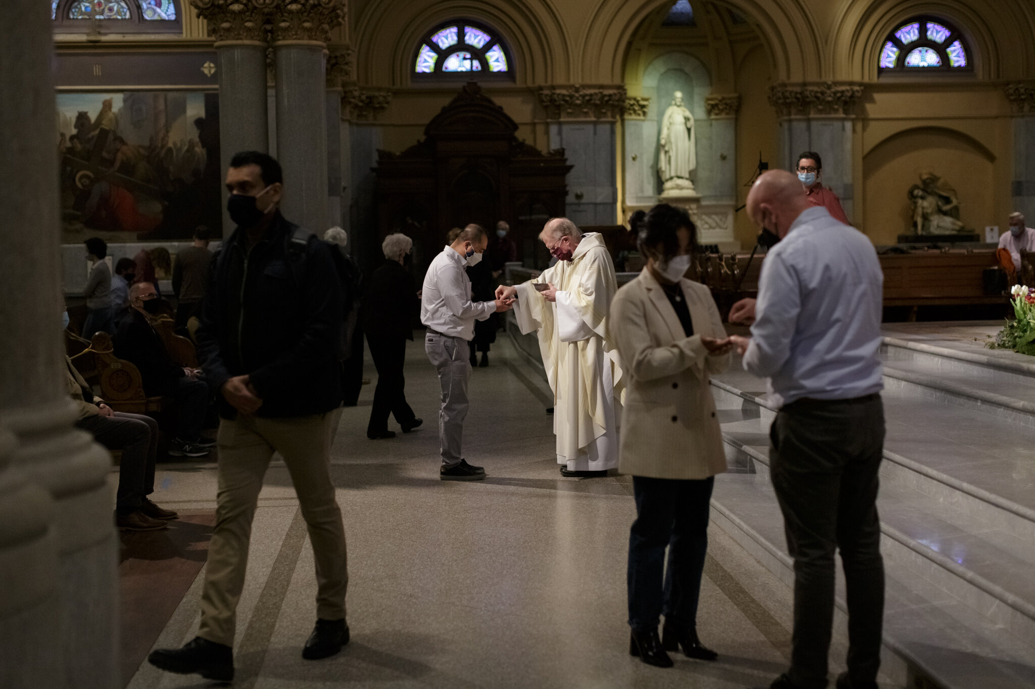 Best LGBTQ Friendly Churches (Top Places for Affirming Faith)