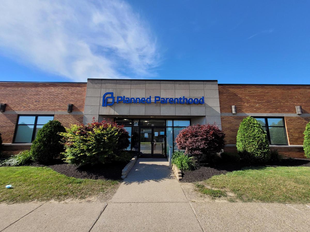 Planned Parenthood Main Street Buffalo: Find Out if Its the Right Choice for Your Healthcare Needs!