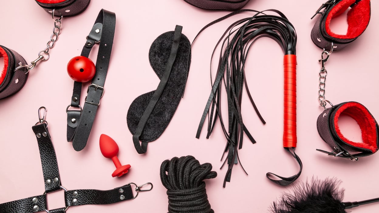 Using Dom and Sub Toys: A Simple Guide for Couples and Singles!