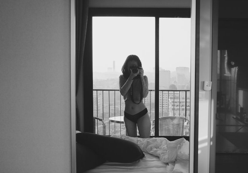 How to Take Sexy Photos: Simple Guide & Best Poses!