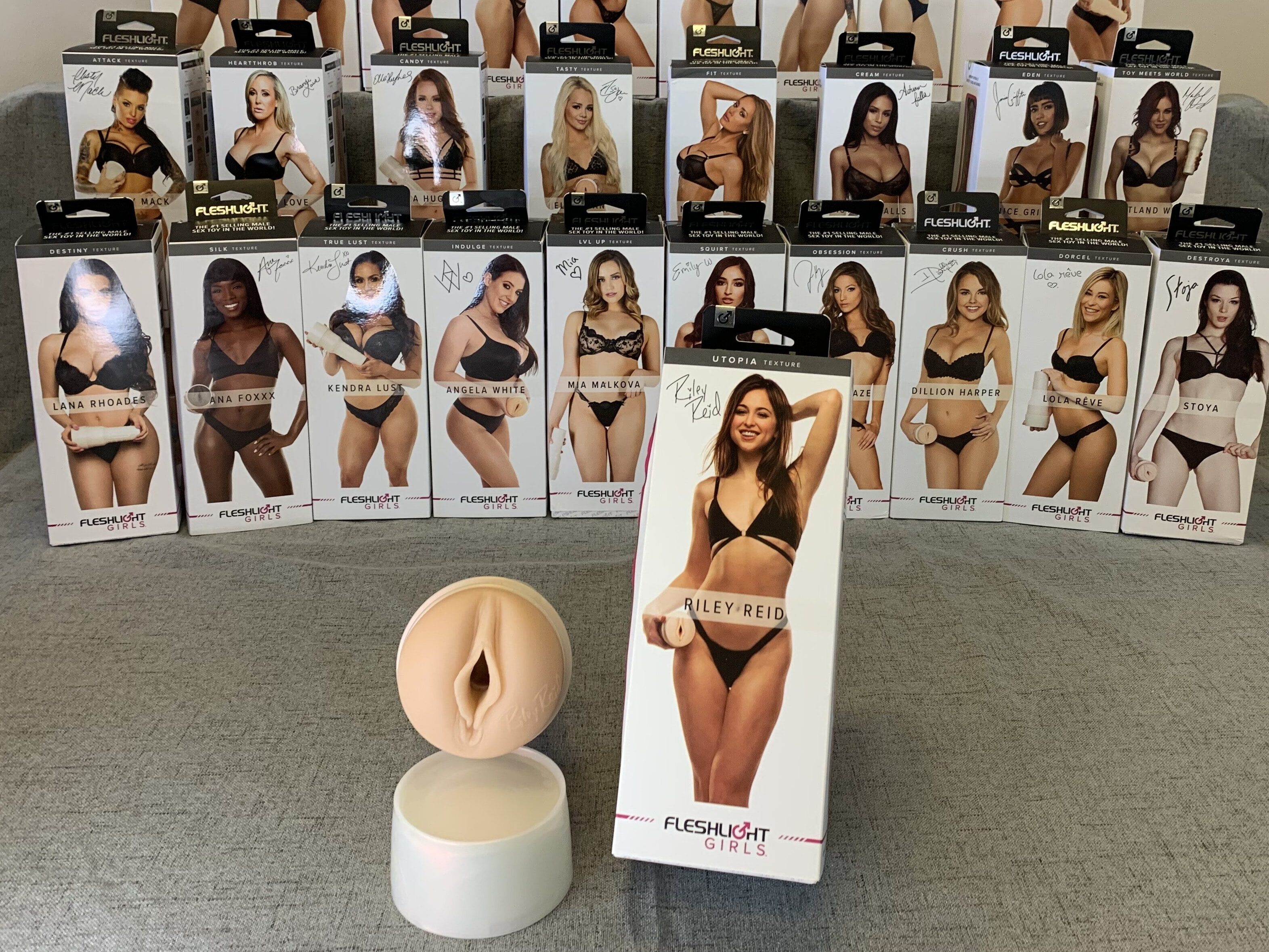 Best Flesh light for Beginners? See Our Top 5 Reviews!