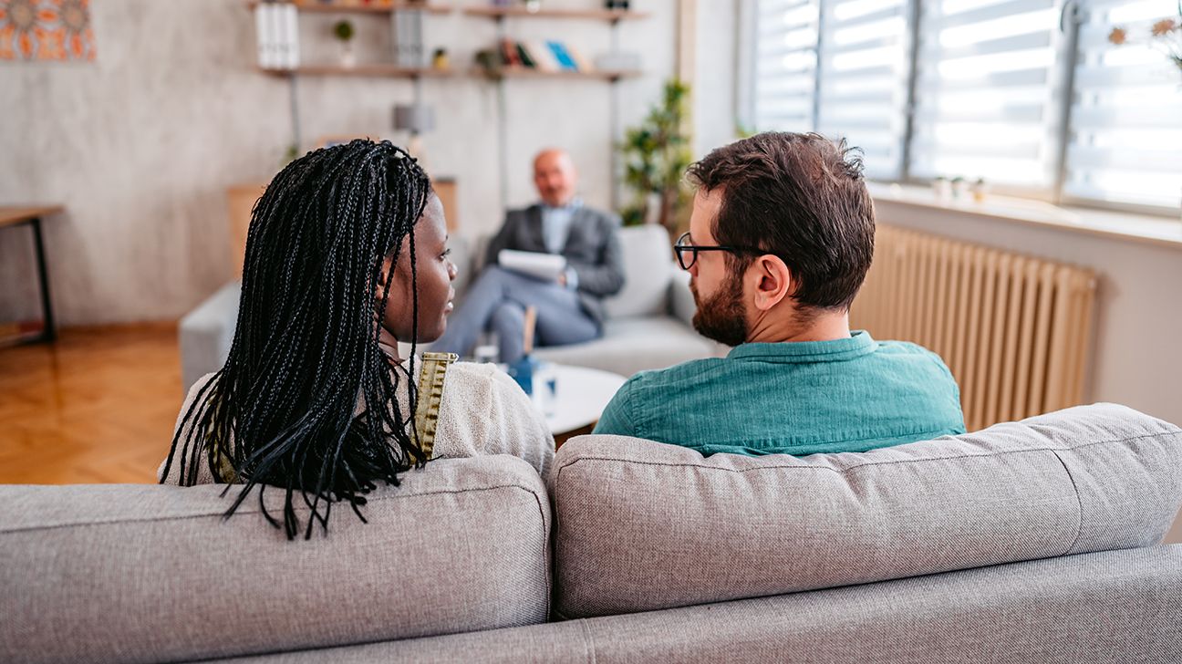 How to handle couples living together in premarital counseling? Simple tips for effective therapy sessions.