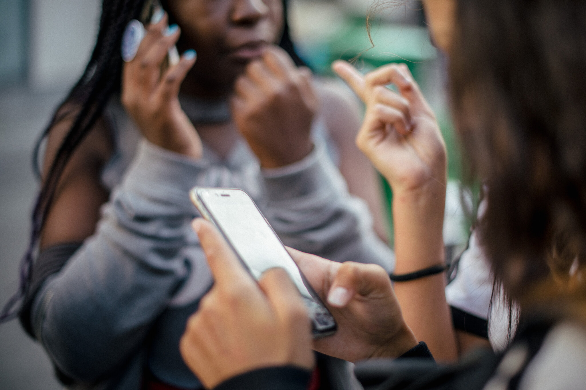Exploring what did kids do before social media? Take a look into entertainment without modern screens.
