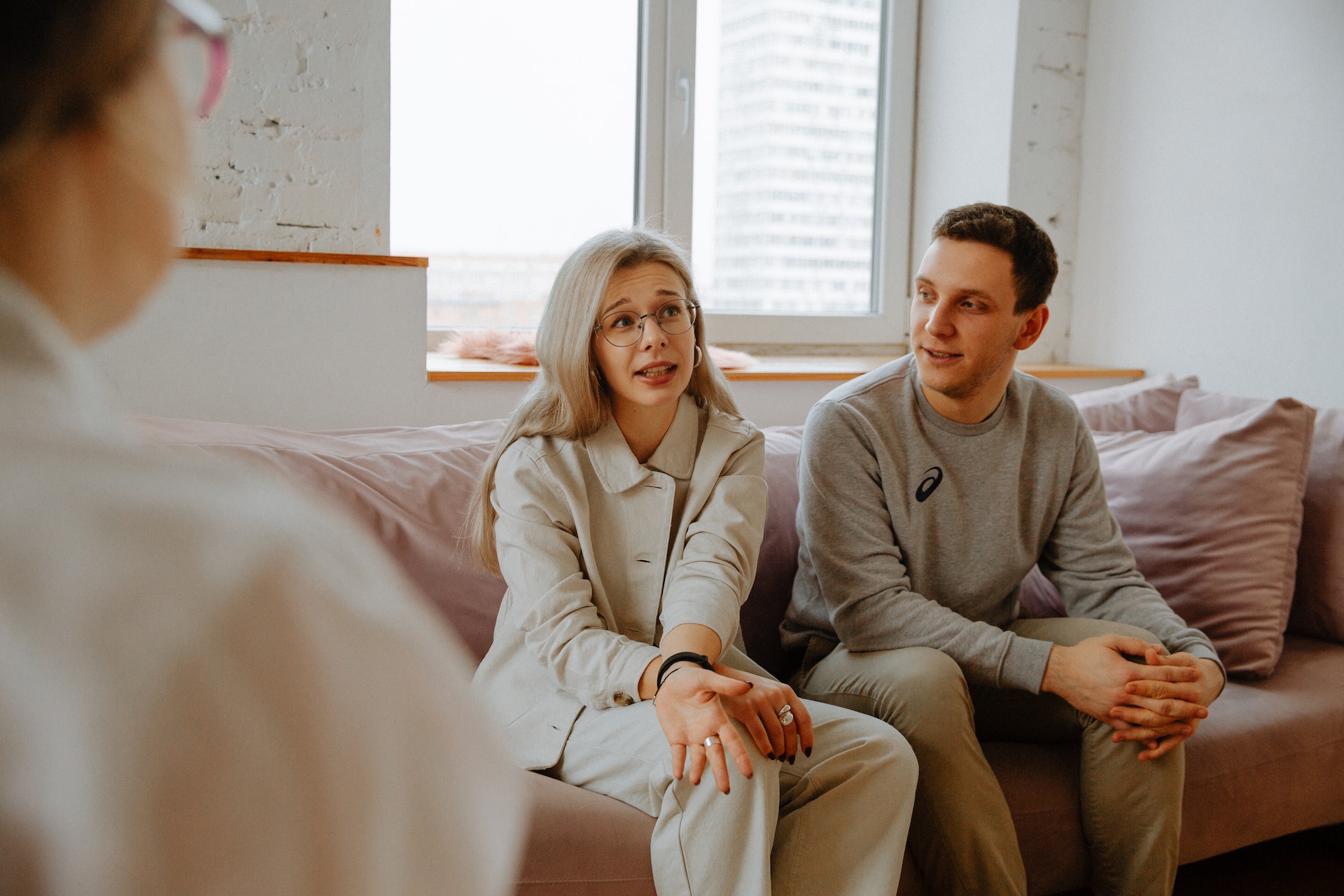 Dont know how to resolve resentment in a relationship? Start with better communication using these easy tips.