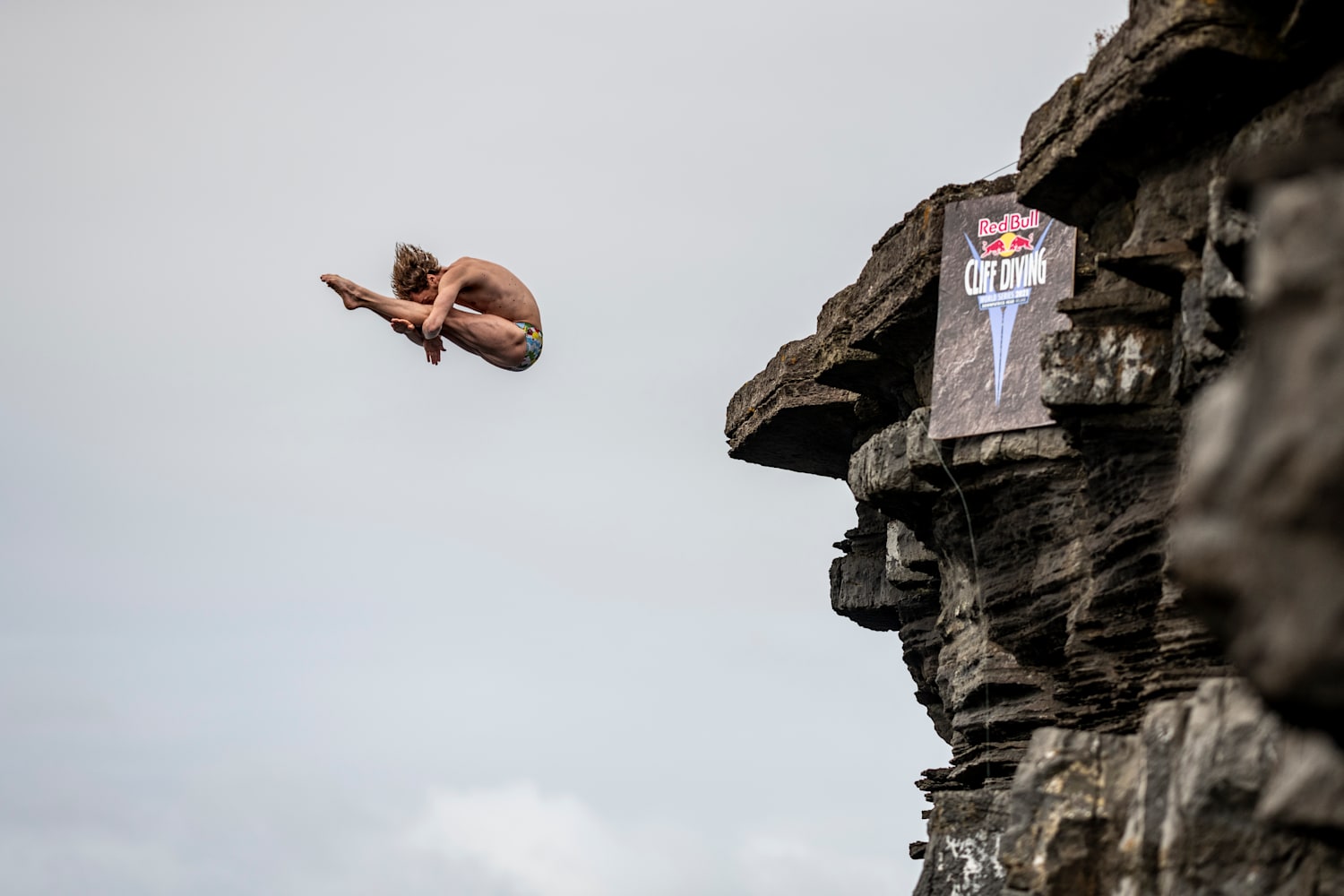 Want to try cliff diving in michigan? These are the top safe locations you should visit!