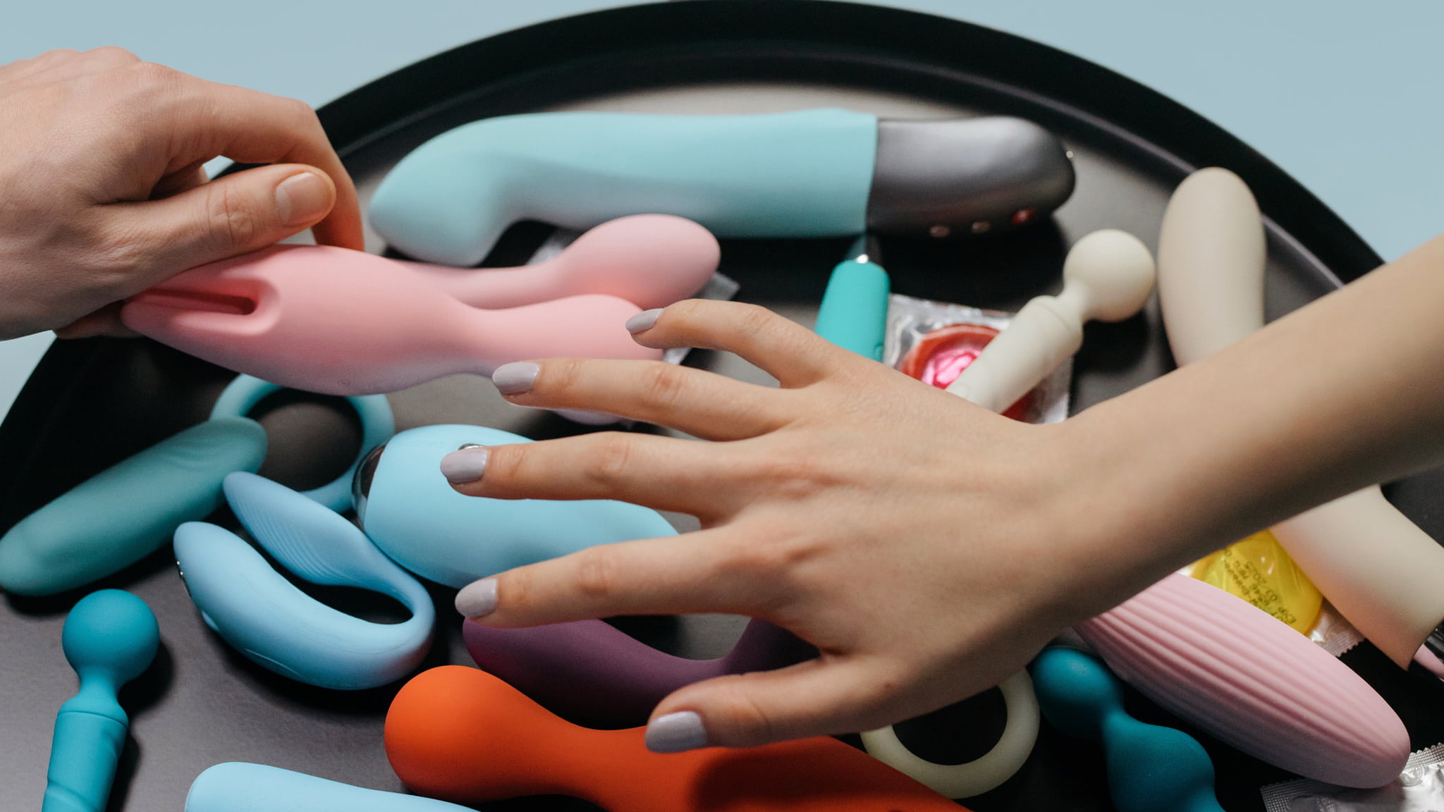 How do women using vibrators choose the right one? (Your simple guide to making the best selection)