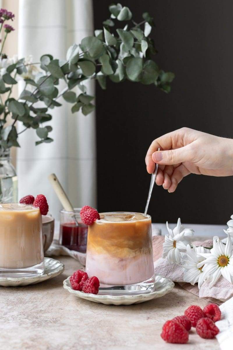 Where can I buy a pink velvet macchiato? (find the best coffee shops serving this sweet treat now)