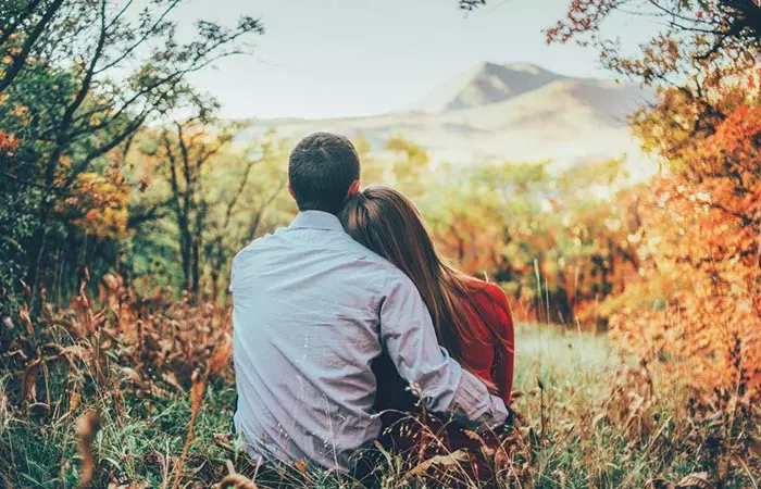 How can you truly fall in love in fall? (Discover simple ways for your autumn romance)