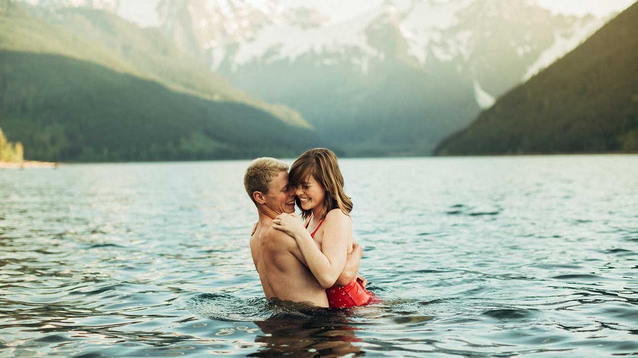 Having sex outside: Is it risky and what should you watch for? (Learn to stay safe while enjoying intimacy outdoors)