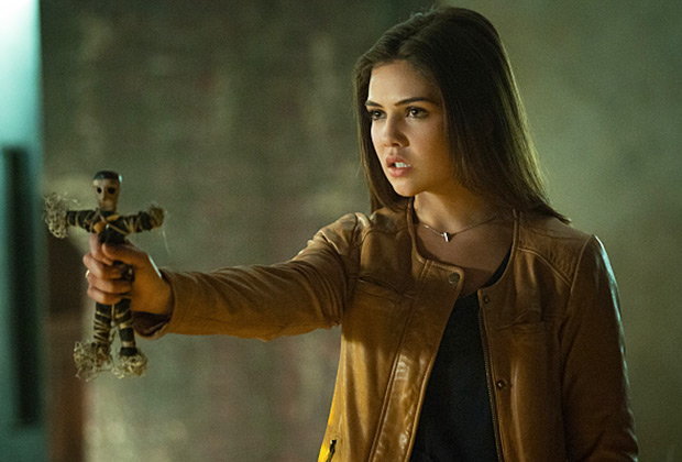 Many fans ask does Davina die in The Originals? Here is a simple breakdown of her story.
