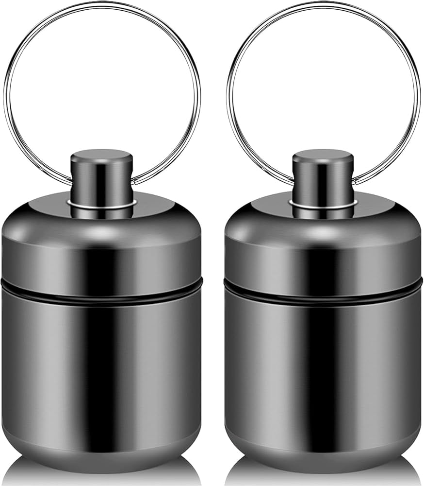 Silicone pill holder key chain: How does it work? Keeps your pills safe and easy to access on the go!