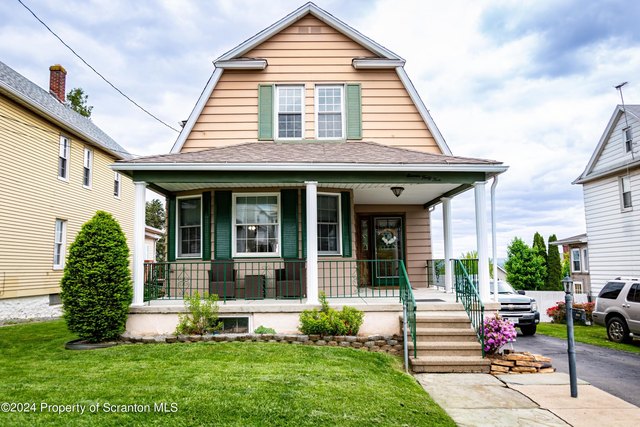 Want more information on 1144 locust st? Get the full story and facts about this address.