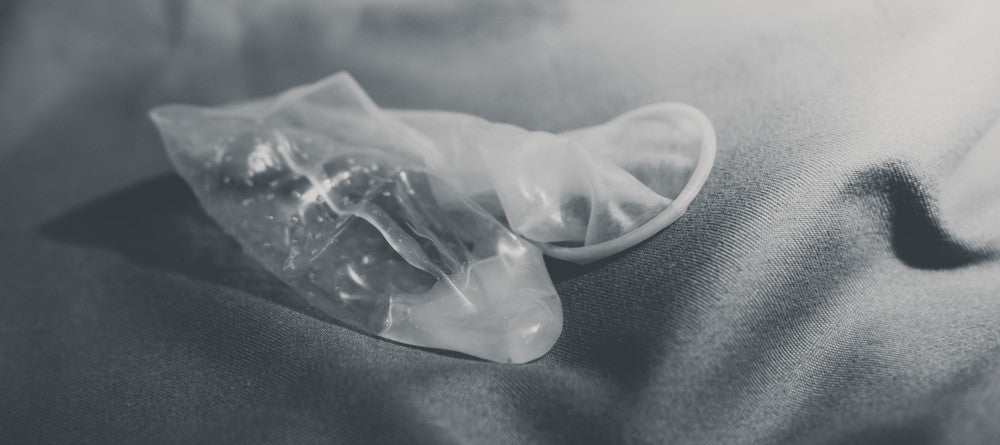 how long does sperm live in a condom? Doctor explains top 3 truths clearly.